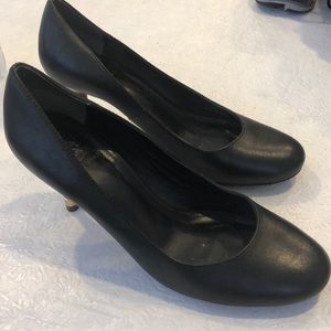 Size 8.5 Tory Burch pumps